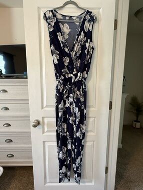 VENUS Navy and White Floral Wrap Jumpsuit Size XL